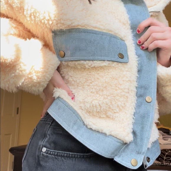 Urban Outfitters Sherpa Jacket - Picture 4 of 4
